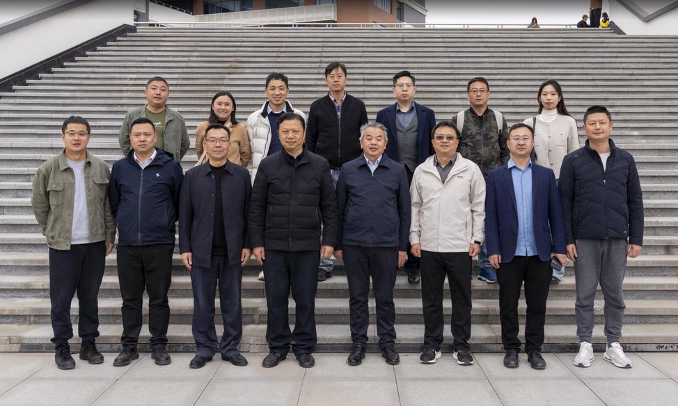 校企攜手，翱翔新篇 飛行器制造學院與鯤鵬智能裝備深化產教融合，共推智能無人飛行器產業化